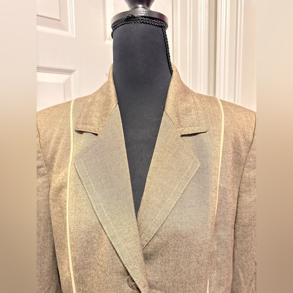 Kasper Brown Blazer with Cream Accents - Picture 5 of 12